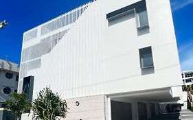 Unique Kirra Townhouse
